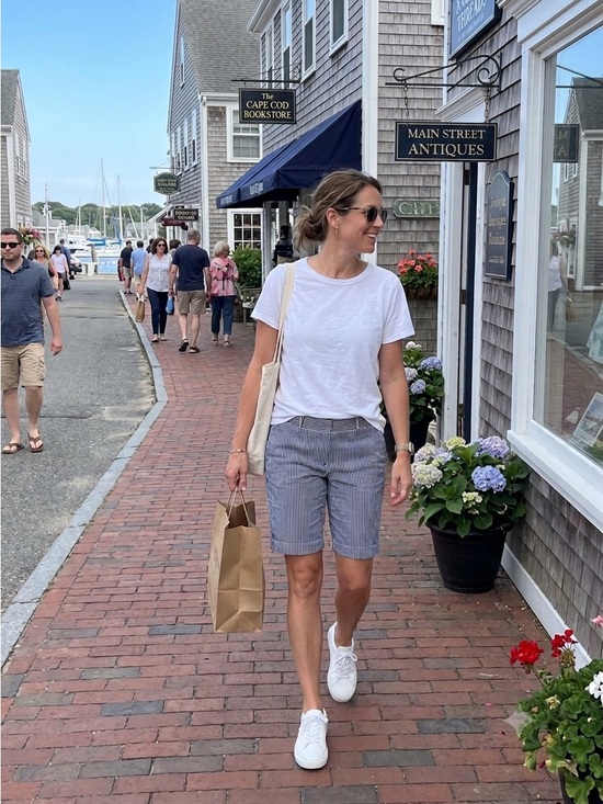 Ann Taylor Pants - Ann Taylor Seersucker Bermuda Shorts NWT (T)
